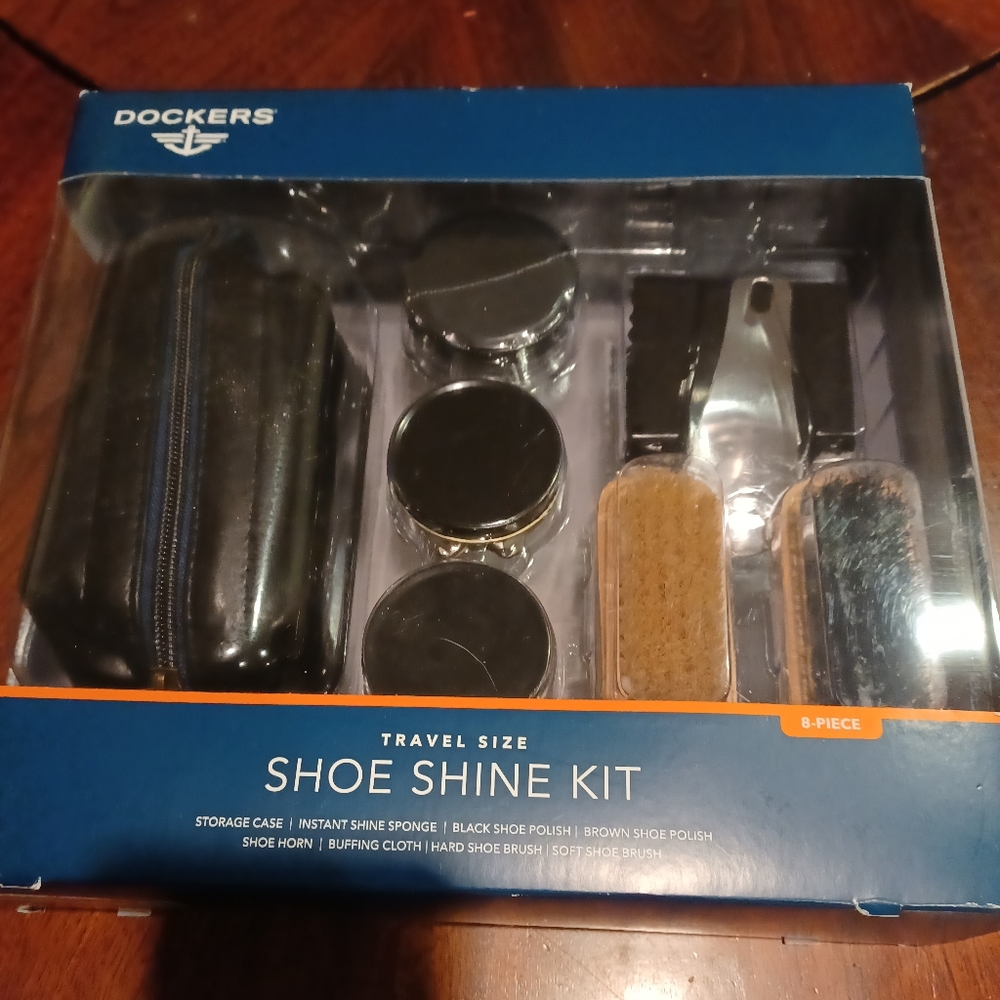 Dockers Shoe Shine Kit (travel size)